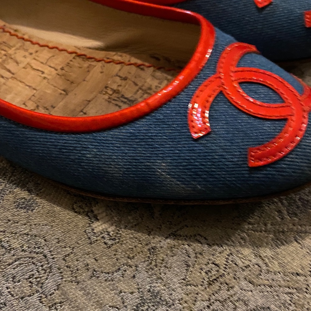 CHANEL Denim Blue Flats with Red Accents - Picture 7 of 7
